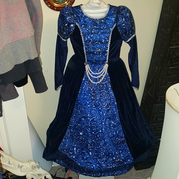 GIRLS Size 7 beautiful winter dress - Picture 1 of 9